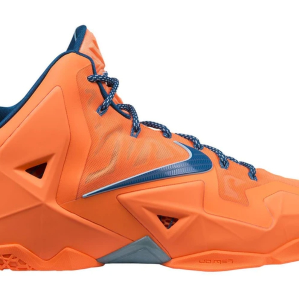 NIKE Lebrons